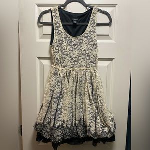Causal lace dress